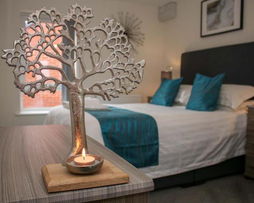 Apartment Luxe Living Guest House-sleeps 6 -family Friendly-private Parking-wifi-city-beach
